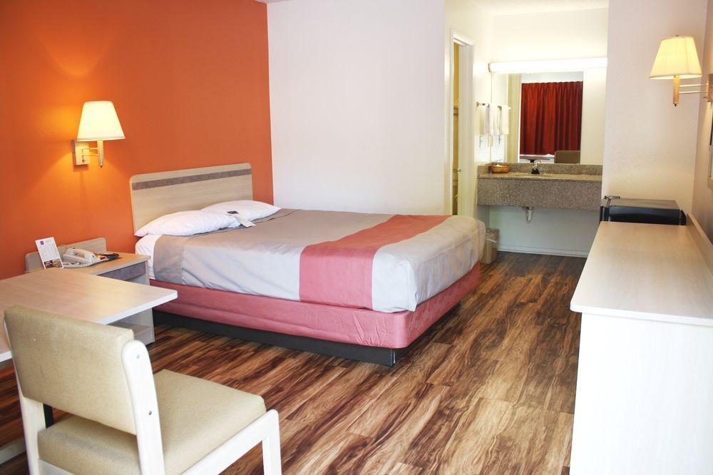 6-east Ridge, Tn Hotel 3*